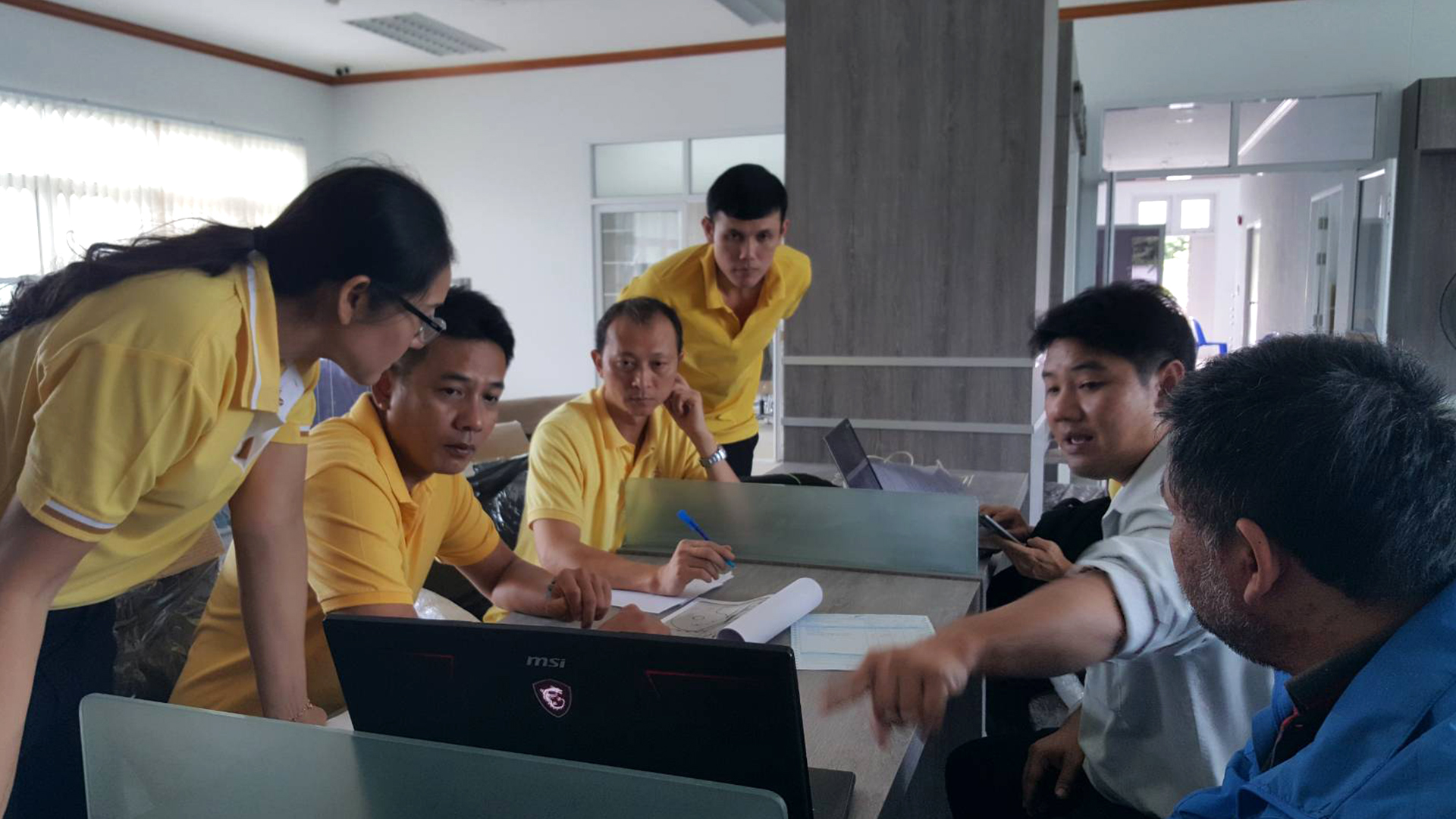 บริการให้คำปรึกษาพร้อมติดตั้งระบบ Network ภายในอาคาร