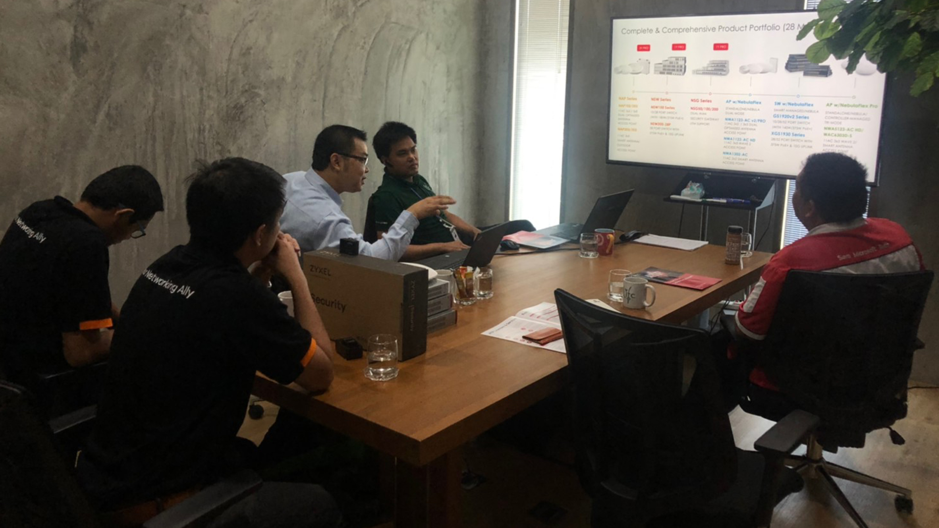 ให้คำปรึกษาพร้อมติดตั้งระบบ VPN ให้กับลูกค้าเอกชน